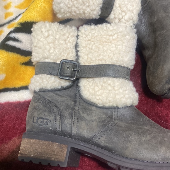 Lined Ugg boots - Picture 2 of 7